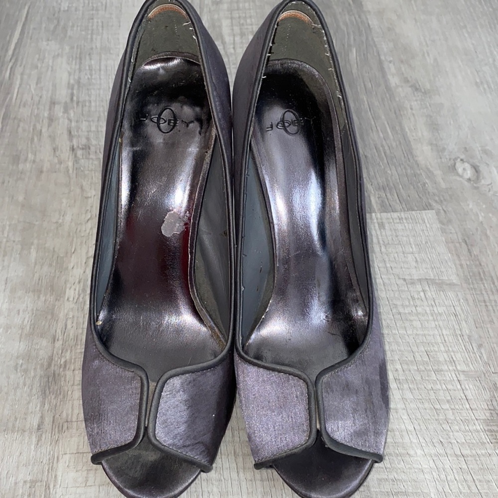 Joey metallic silver peep-toe stilettos😍